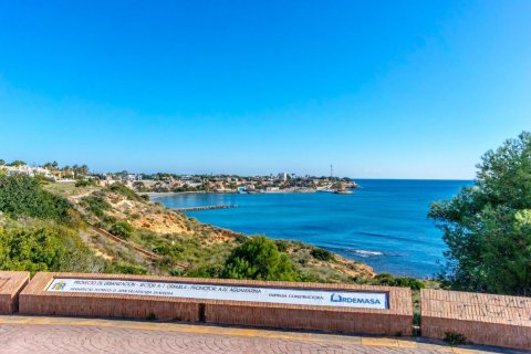House for sale Alicante, Spain 4 bedrooms, 104 sq.m. No. 112974 - photo 28