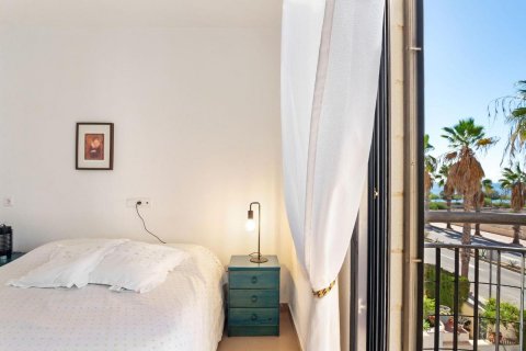 House for sale Alicante, Spain 4 bedrooms, 104 sq.m. No. 112974 - photo 12