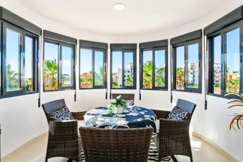 House for sale Alicante, Spain 4 bedrooms, 104 sq.m. No. 112974 - photo 15