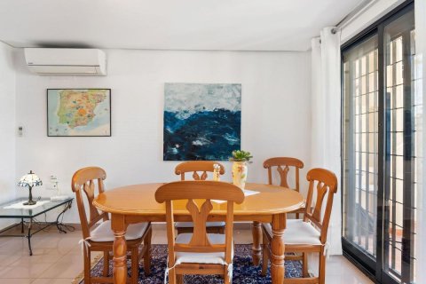 House for sale Alicante, Spain 4 bedrooms, 104 sq.m. No. 112974 - photo 5