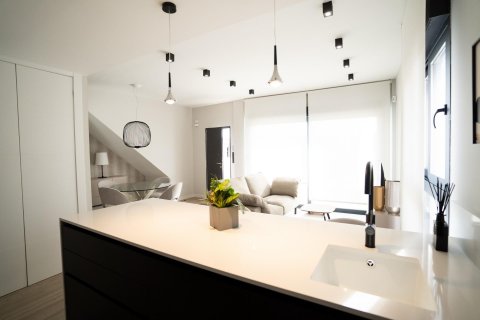 Kaupunkipientalo myytävänä Villamartin, Alicante, Espanja, 3 makuuhuonetta, 86 m2 No. 114356 - kuva 7