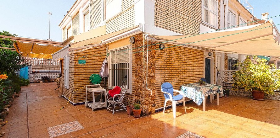 Bungalow Torrevieja, Alicante, Espagne 3 chambres, 90 m2 No. 116119
