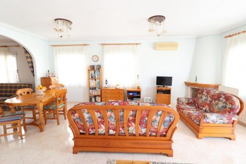 Villa for sale Alicante, Spain 2 bedrooms, 126 sq.m. No. 116125 - photo 9