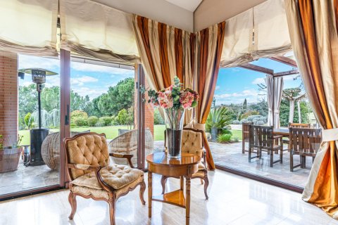 Villa for sale Las Rozas de Madrid, Madrid, Spain 7 bedrooms, 872.48 sq.m. No. 117435 - photo 9