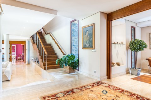 Villa for sale Las Rozas de Madrid, Madrid, Spain 7 bedrooms, 872.48 sq.m. No. 117435 - photo 6