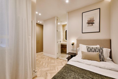 Продажа квартиры в Мадрид, Испания 3 спальни, 197м2 №117522 - фото 17