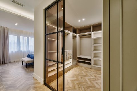 Продажа квартиры в Мадрид, Испания 3 спальни, 197м2 №117522 - фото 13