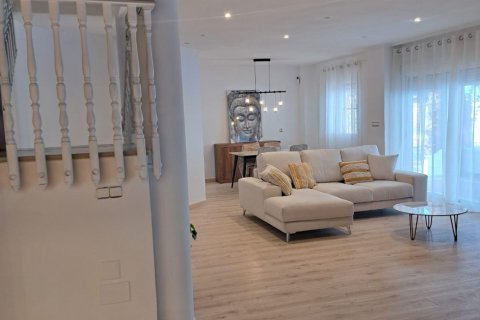 Villa for sale Orihuela, Alicante, Spain 5 bedrooms, 250 sq.m. No. 115135 - photo 18