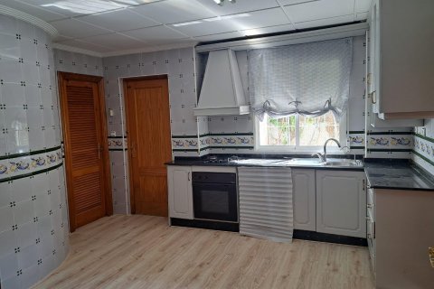 Villa for sale Orihuela, Alicante, Spain 5 bedrooms, 250 sq.m. No. 115135 - photo 11
