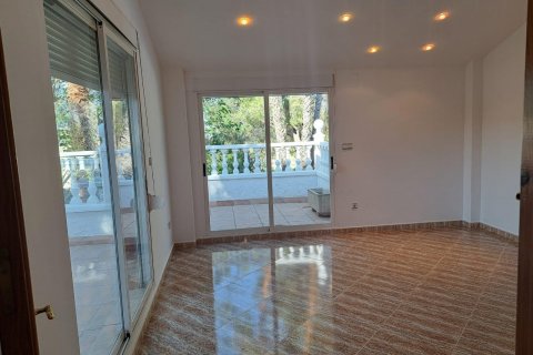 Villa for sale Orihuela, Alicante, Spain 5 bedrooms, 250 sq.m. No. 115135 - photo 21