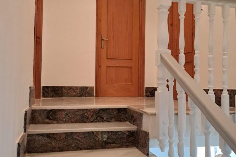 Villa for sale Orihuela, Alicante, Spain 5 bedrooms, 250 sq.m. No. 115135 - photo 29