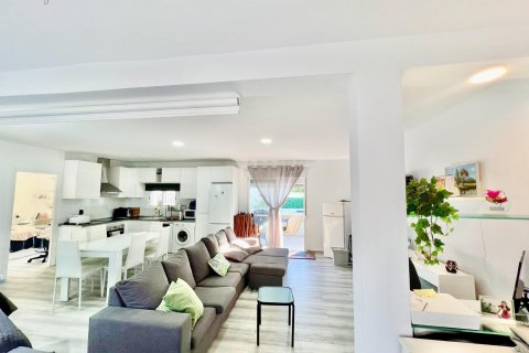 Dzīvoklis pārdošanā Torrevieja, Alicante, Spānijā 2 istabas, 236 m2 Nr. 109383 - attēls 20