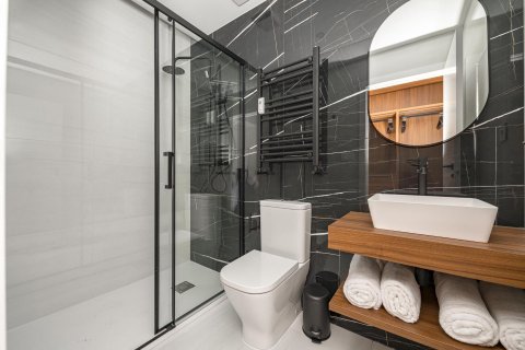Apartment for sale Madrid, Spain 2 bedrooms, 130 sq.m. No. 109386 - photo 8