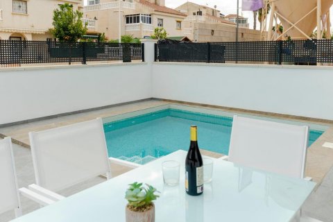 Villa zum Verkauf Torrevieja, Alicante, Spanien 3 Schlafzimmer, 105 m2 Nr. 98207 - Foto 4