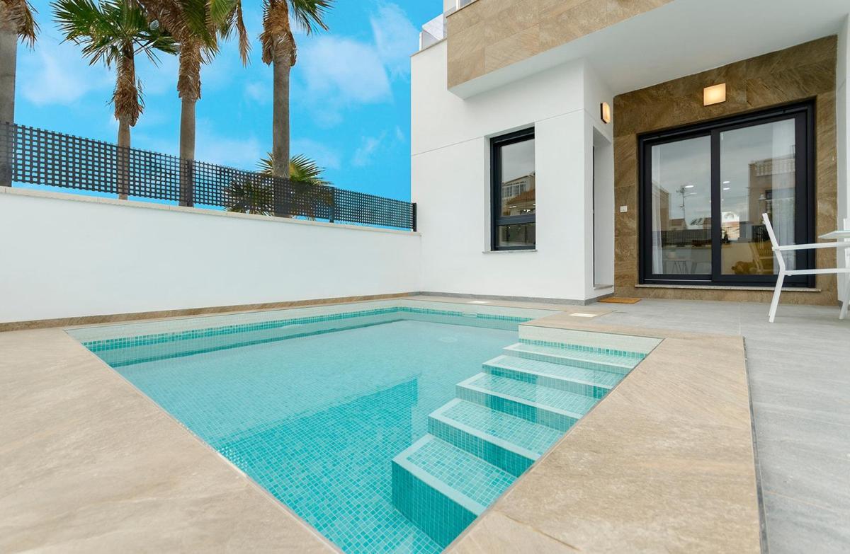 Villa i Torrevieja, Alicante, Spanien 3 sovrum, 105 kvm. Nr. 98207