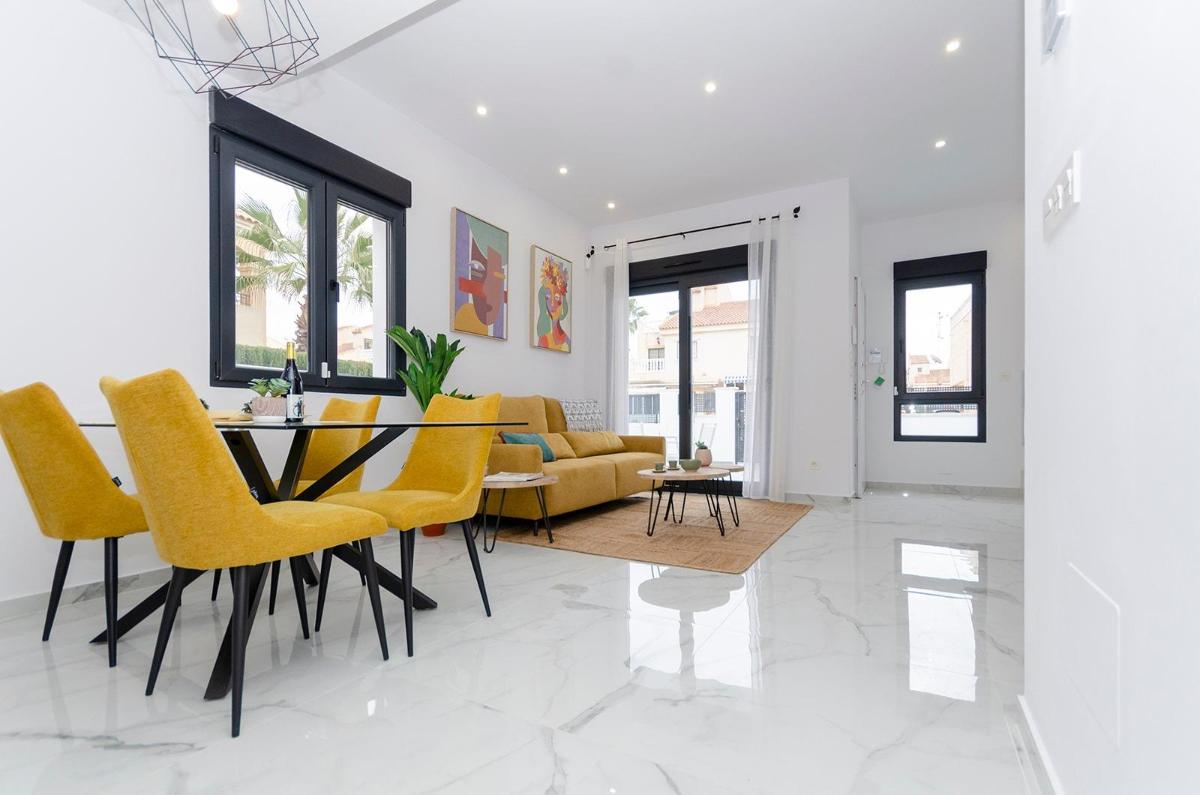 Villa i Torrevieja, Alicante, Spanien 3 sovrum, 105 kvm. Nr. 98207