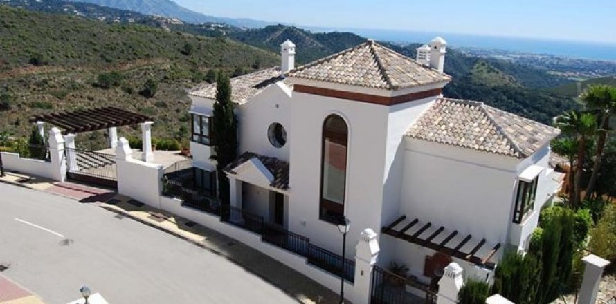 House Benahavis, Malaga, Spain 4 bedrooms, 757 sq.m. No. 23158