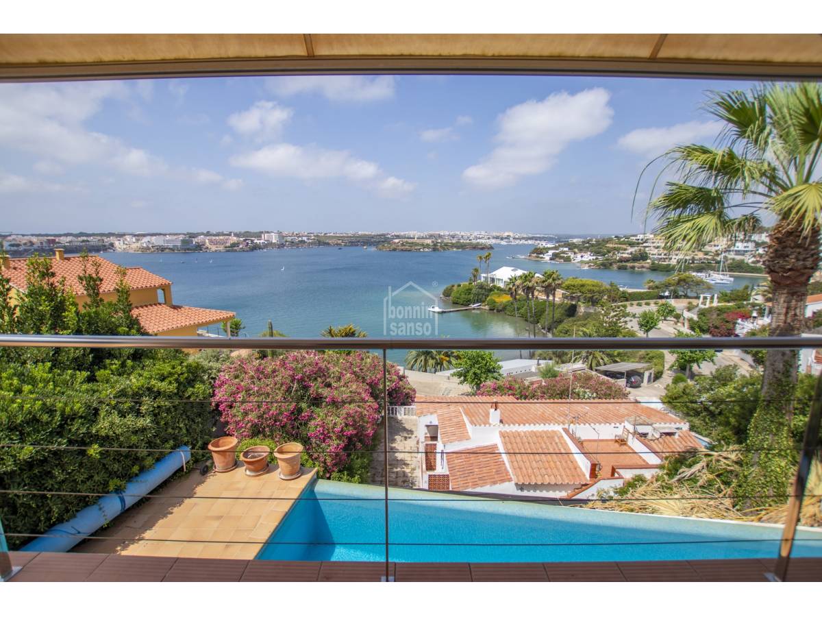 Villa i Mahon, Menorca, Spanien 3 sovrum, 186 kvm. Nr. 96882