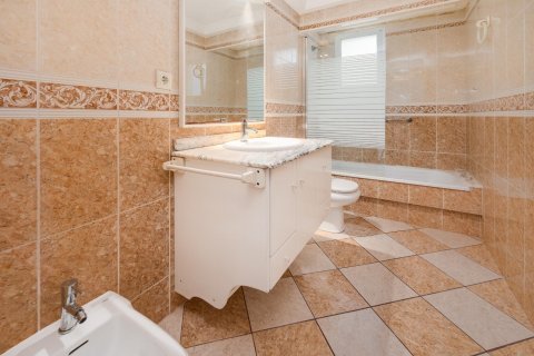 Apartment for sale Torrevieja, Alicante, Spain 3 bedrooms, 126 sq.m. No. 113196 - photo 24