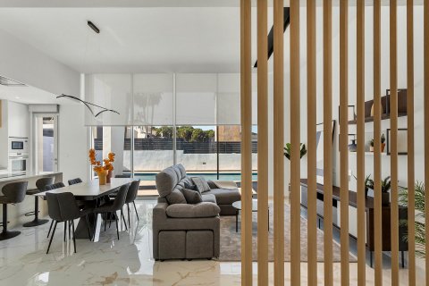 Huvila myytävänä Los Balcones, Alicante, Espanja, 3 makuuhuonetta,  No. 115875 - kuva 18