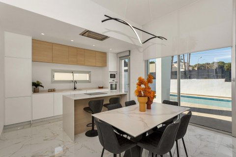 Huvila myytävänä Los Balcones, Alicante, Espanja, 3 makuuhuonetta,  No. 115875 - kuva 22