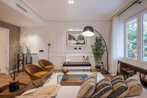 Apartment for sale Madrid, Spain 2 bedrooms, 131 sq.m. No. 89290 - photo 3