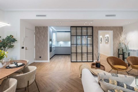 Apartment for sale Madrid, Spain 2 bedrooms, 131 sq.m. No. 89290 - photo 5