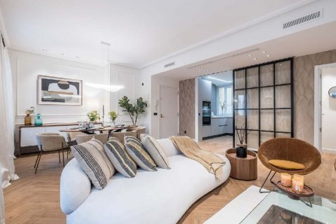 Apartment for sale Madrid, Spain 2 bedrooms, 131 sq.m. No. 89290 - photo 7
