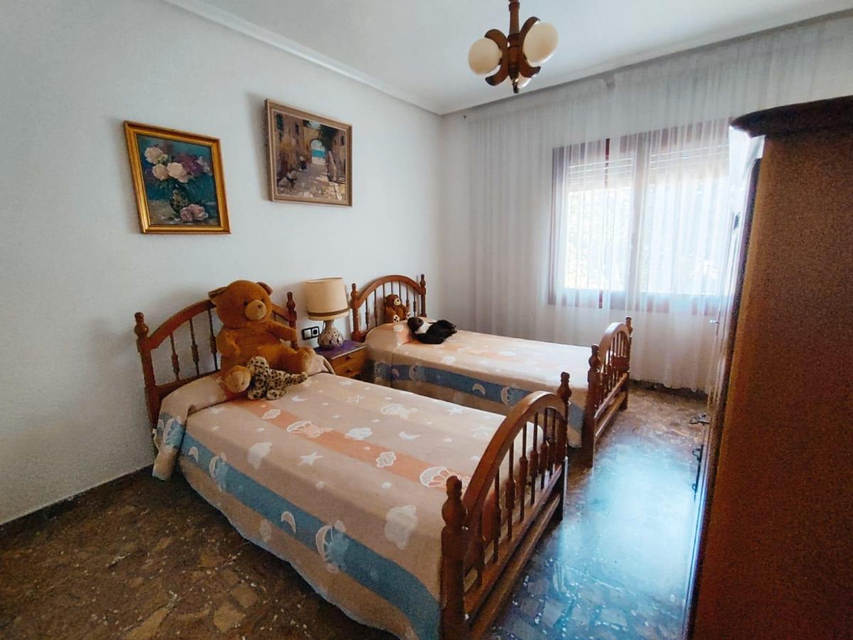 Villa a La Marina, Alicante, Spagna 6 camere da letto, 442 mq. N° 100354