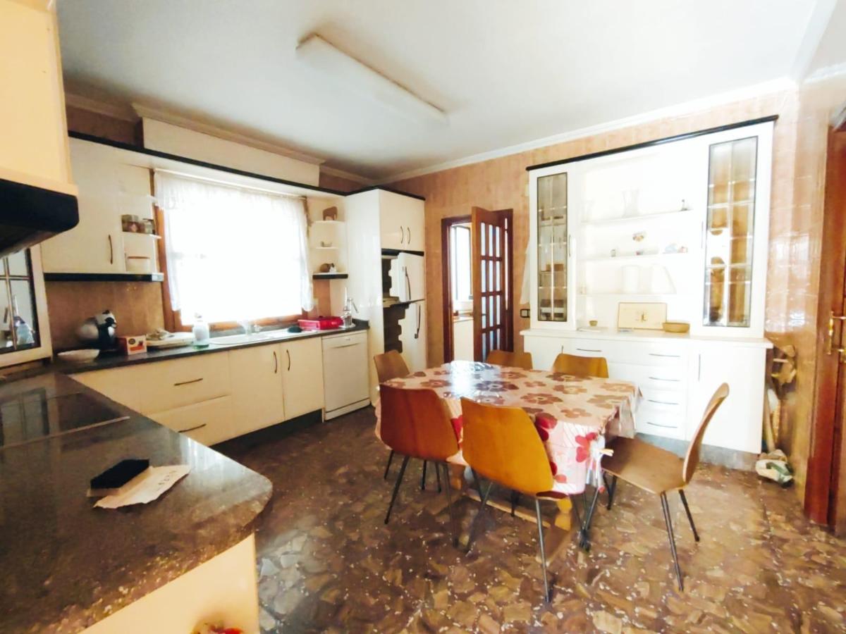 Villa a La Marina, Alicante, Spagna 6 camere da letto, 442 mq. N° 100354