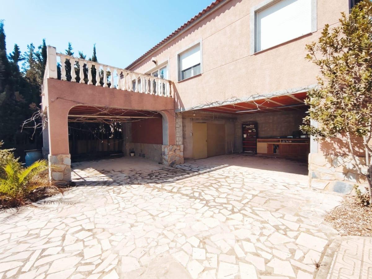 Villa a La Marina, Alicante, Spagna 6 camere da letto, 442 mq. N° 100354