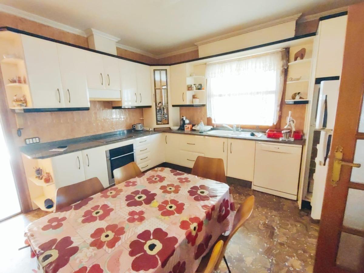 Villa a La Marina, Alicante, Spagna 6 camere da letto, 442 mq. N° 100354