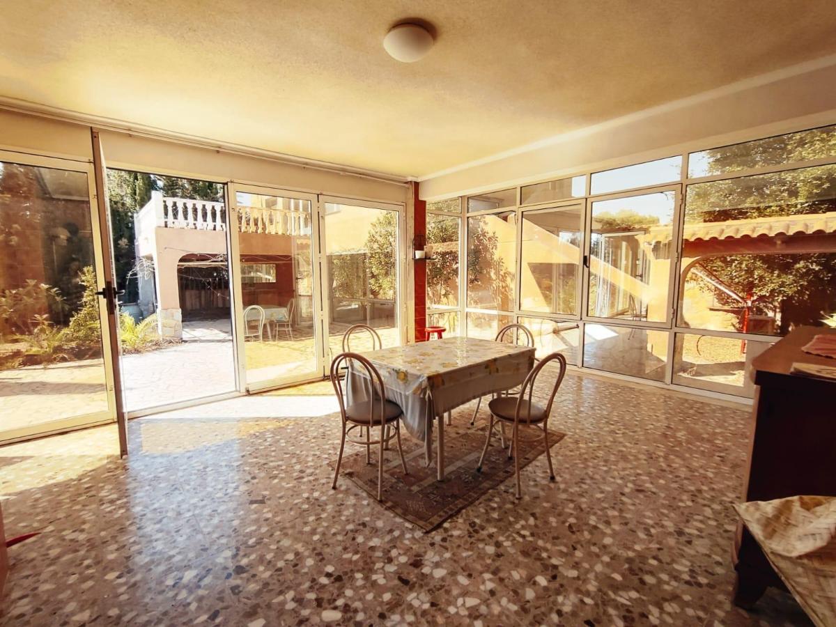 Villa a La Marina, Alicante, Spagna 6 camere da letto, 442 mq. N° 100354