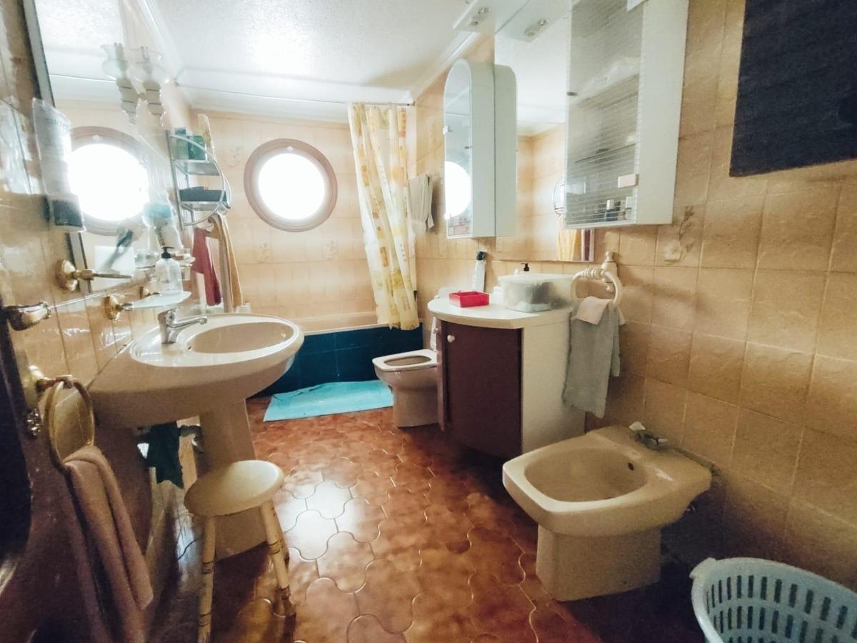 Villa a La Marina, Alicante, Spagna 6 camere da letto, 442 mq. N° 100354