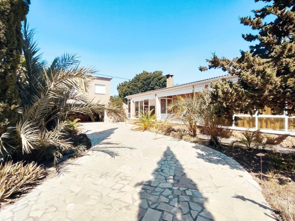 Villa a La Marina, Alicante, Spagna 6 camere da letto, 442 mq. N° 100354