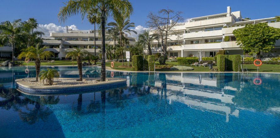 Apartamento Marbella, Málaga, España 3 dormitorios, 277.89 m2 No. 108273