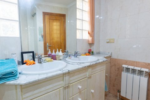 Huvila myytävänä Torrevieja, Alicante, Espanja, 3 makuuhuonetta, 78 m2 No. 115718 - kuva 17