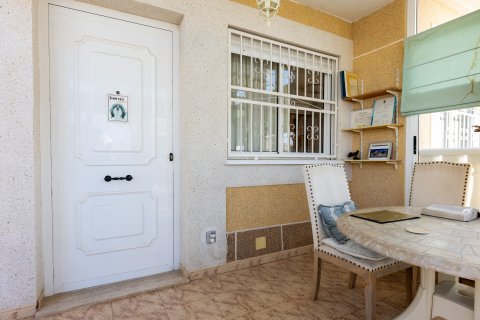 Huvila myytävänä Torrevieja, Alicante, Espanja, 3 makuuhuonetta, 78 m2 No. 115718 - kuva 9