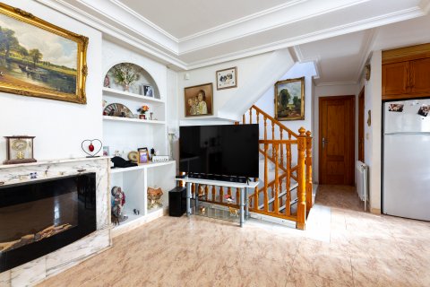 Huvila myytävänä Torrevieja, Alicante, Espanja, 3 makuuhuonetta, 78 m2 No. 115718 - kuva 12
