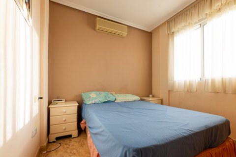 Huvila myytävänä Torrevieja, Alicante, Espanja, 3 makuuhuonetta, 78 m2 No. 115718 - kuva 25
