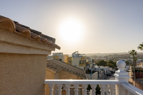 Huvila myytävänä Torrevieja, Alicante, Espanja, 3 makuuhuonetta, 78 m2 No. 115718 - kuva 30