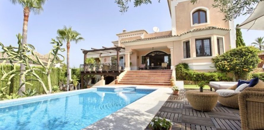 House Nueva Andalucia, Malaga, Spain 5 bedrooms, 650 sq.m. No. 23145