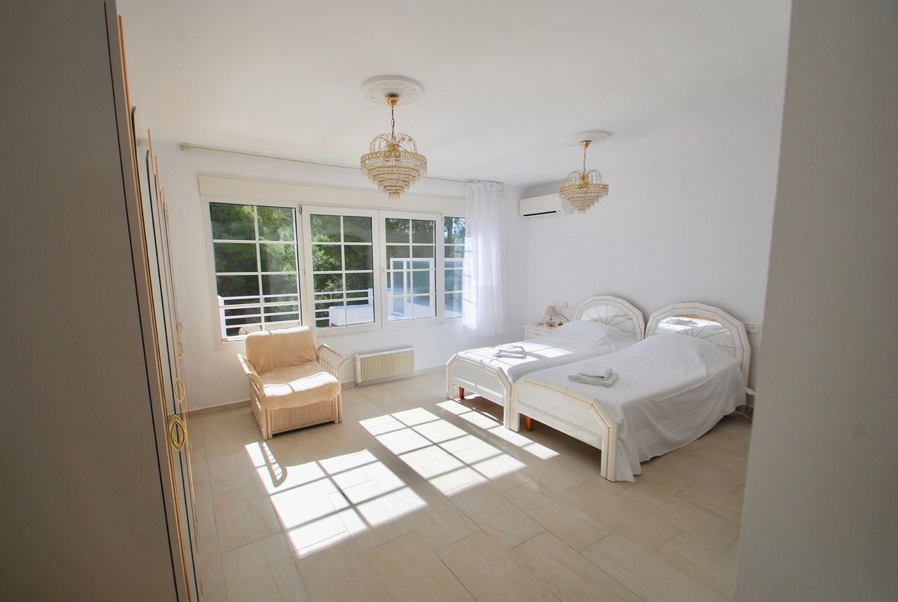 Māja Alicante, Spānijā 5 istabas, 370 m2 Nr. 95532