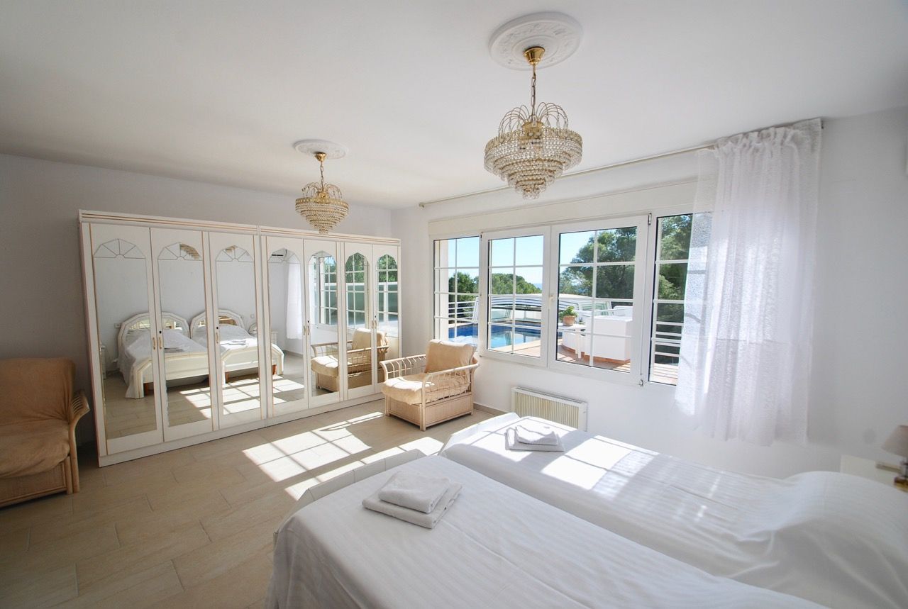 Māja Alicante, Spānijā 5 istabas, 370 m2 Nr. 95532