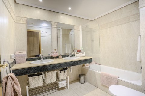 Penthäuser zum Verkauf Estepona, Malaga, Spanien 2 Schlafzimmer, 156 m2 Nr. 109612 - Foto 11