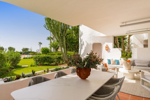 Wohnung zum Verkauf Estepona, Malaga, Spanien 3 Schlafzimmer, 140 m2 Nr. 109617 - Foto 2
