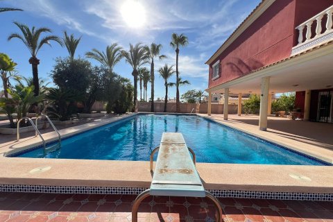 Huvila myytävänä Torrevieja, Alicante, Espanja, 6 makuuhuonetta, 579 m2 No. 115169 - kuva 8