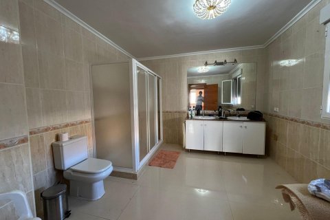 Huvila myytävänä Torrevieja, Alicante, Espanja, 6 makuuhuonetta, 579 m2 No. 115169 - kuva 17