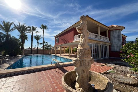 Huvila myytävänä Torrevieja, Alicante, Espanja, 6 makuuhuonetta, 579 m2 No. 115169 - kuva 2