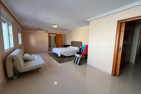 Huvila myytävänä Torrevieja, Alicante, Espanja, 6 makuuhuonetta, 579 m2 No. 115169 - kuva 15